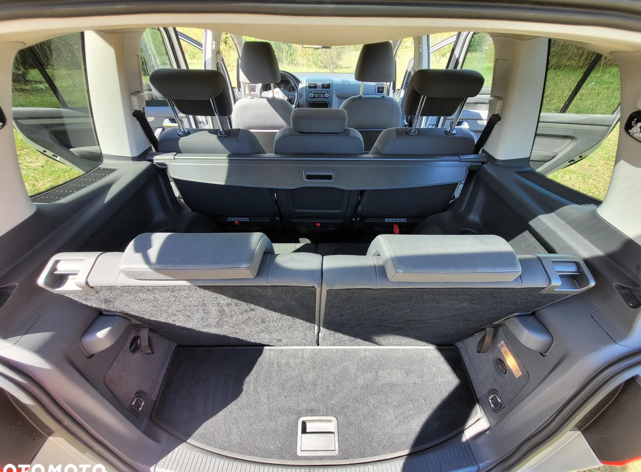 Volkswagen Touran cena 31300 przebieg: 184089, rok produkcji 2011 z Lubień Kujawski małe 191